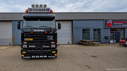 20251019-Tom-Holding-00355